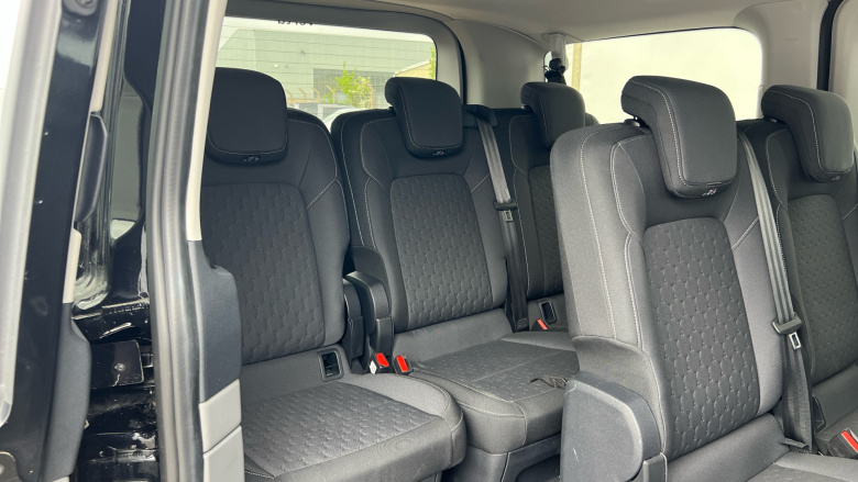 Ford Tourneo Custom 320 L1 Diesel Fwd 2.0 EcoBlue 136ps H1 Titanium 8 seater